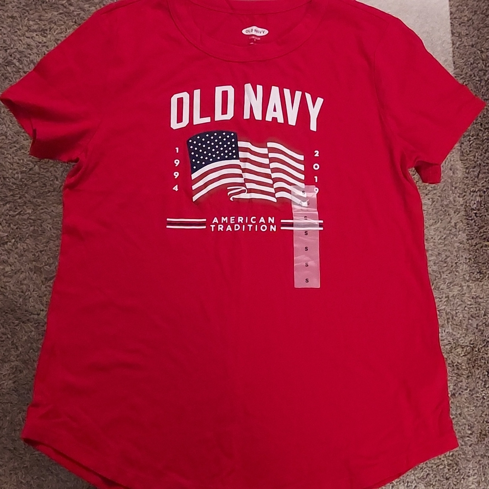 Old Navy T-shirt, size small.